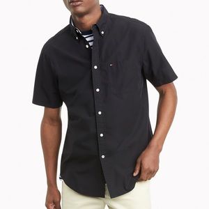 Tommy Hilfiger Classic Fit Essential Short Sleeve Solid Shirt